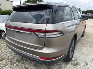 2020 Lincoln Aviator Reserve - Exterior Rear Right Corner Image